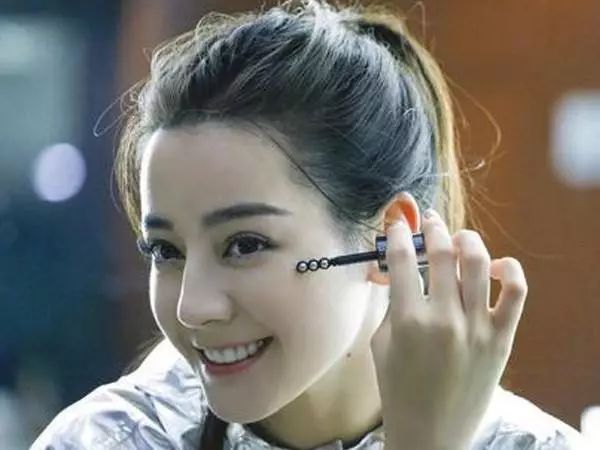 巧用眼線，打造女神級(jí)靈動(dòng)大眼